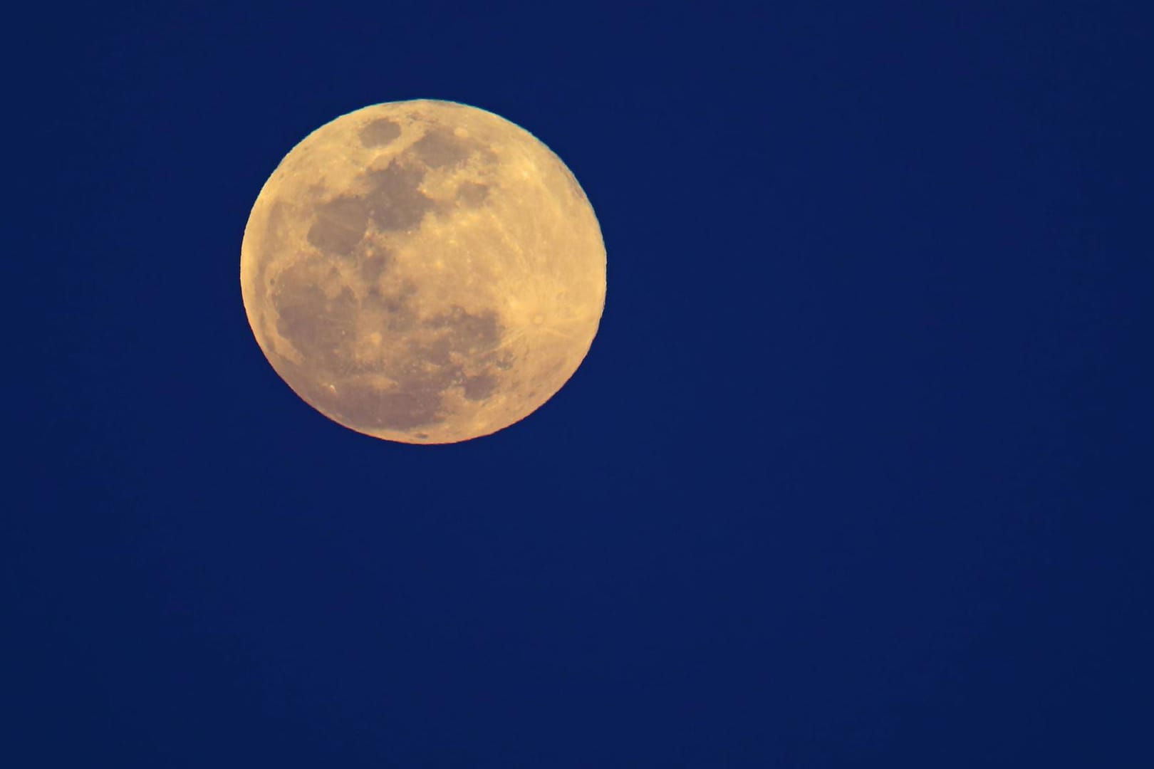 Vollmond: Vodafone plant ein LTE-Netz auf dem Trabanten.