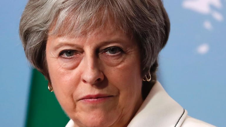 Großbritanniens Premierministerin Theresa May: EU-freundliche Rebellen in den eigenen Reihen bereiten ihr Sorgen.