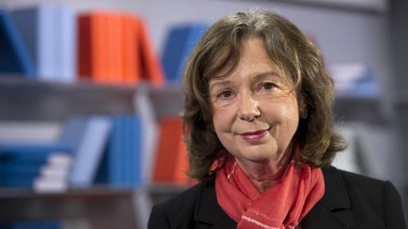 Die Autorin Ulla Hahn bekommt den Hannelore-Greve-Literaturpreis der Hamburger Autorenvereinigung.