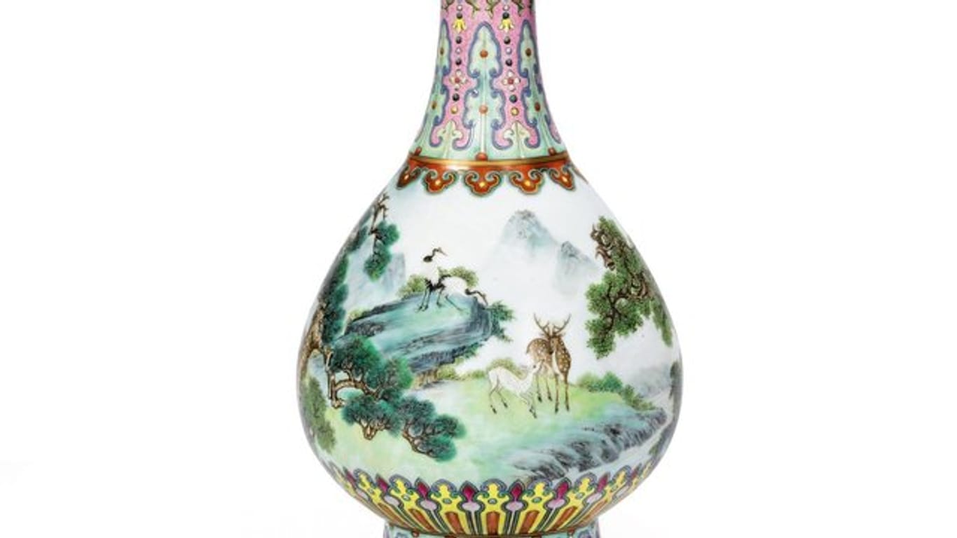 Die "Yangcai"-Porzellanvase im Famille-Rose-Stil aus dem 18.