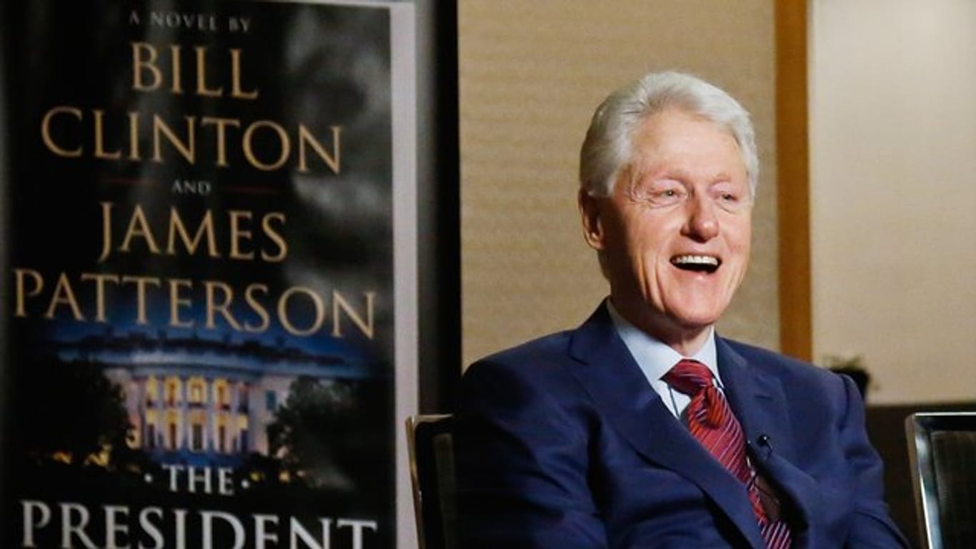 Bill Clinton, ehemaliger Präsident der USA, hat zusammen mit James Patterson ein Buch geschrieben: "The President is Missing".