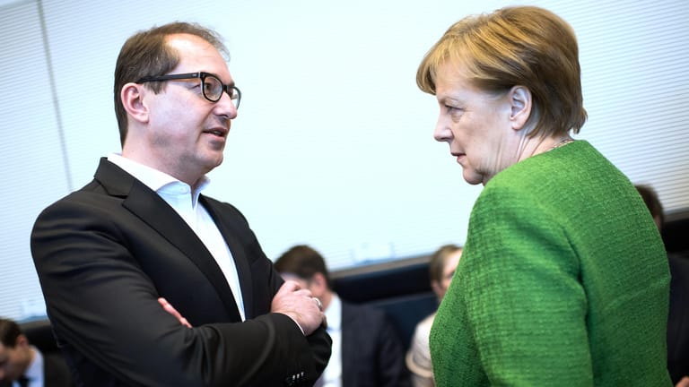 Dobrindt, Merkel: Der CSU-Landesgruppenchef verteidigt Seehofers Plan vehement.