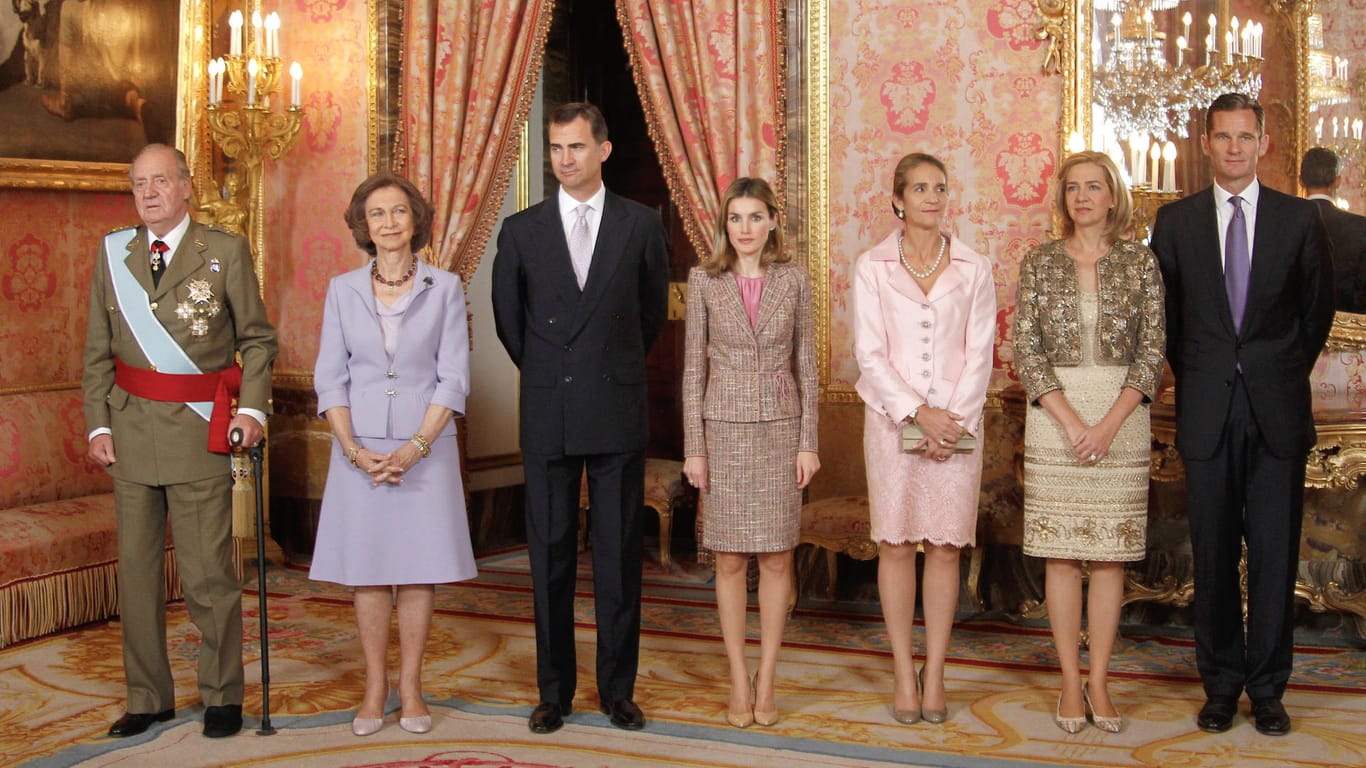 Die spanischen Royals: Juan Carlos I., Sophia, Felipe, Letizia, Elena, Cristina und Inaki Urdangarin.