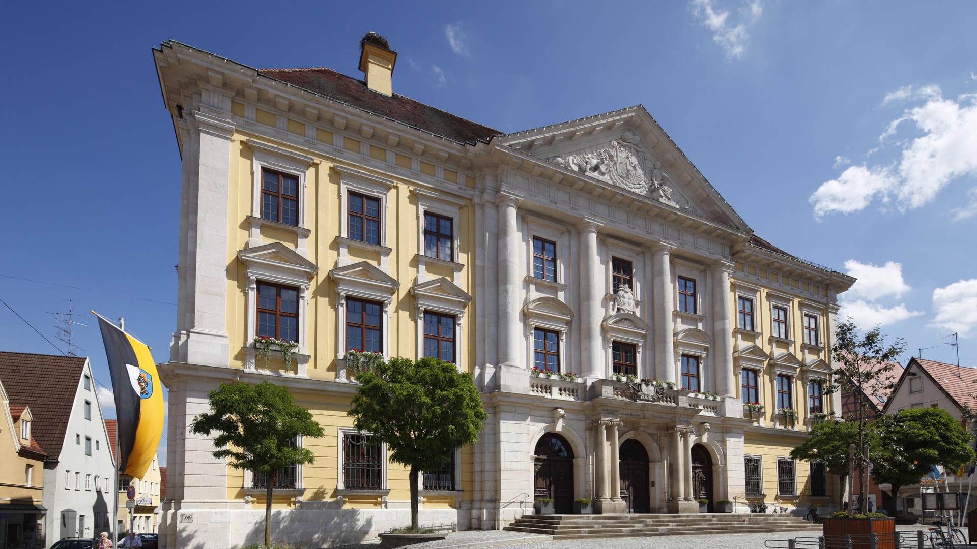 Das Rathaus in Lauingen: Bei einer öffentlich Ratssitzung ist der Bürgermeister der Stadt, Wolfgang Schenk, zusammengebrochen. Er starb im Krankenhaus.