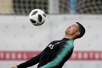 Portugals-Superstar Cristiano Ronaldo spielt nicht gegen den zukünftigen Real-Trainer.