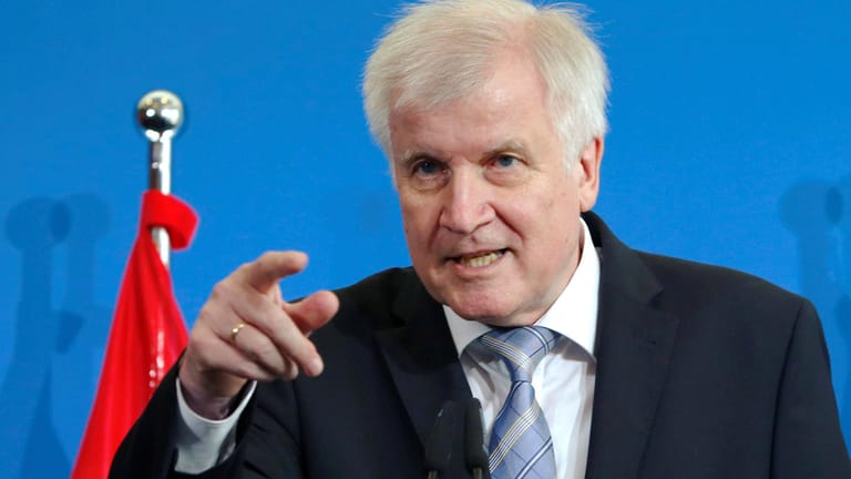 Horst Seehofer: Der Innenminister will mit seinem Masterplan "Recht und Ordnung wiederherstellen."