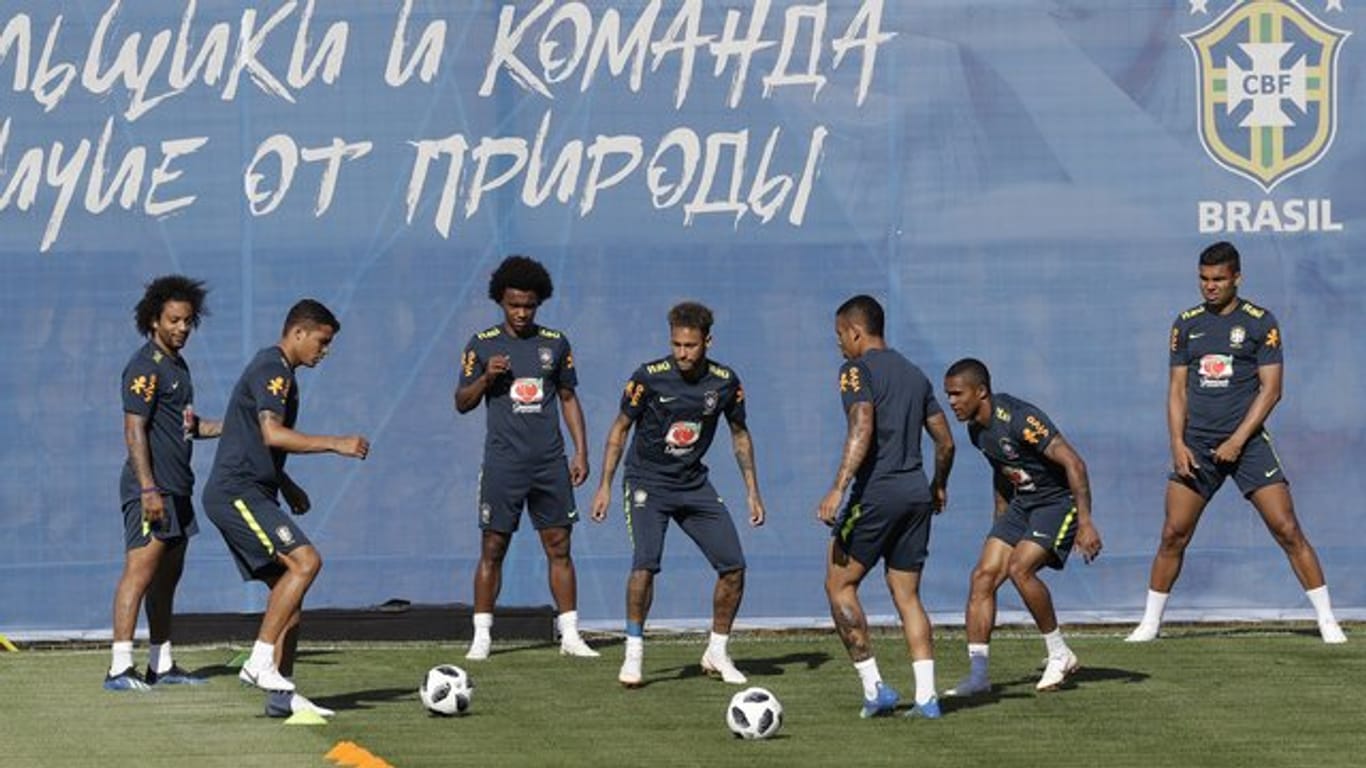 Brasiliens Nationalspieler beim Training in Russland.