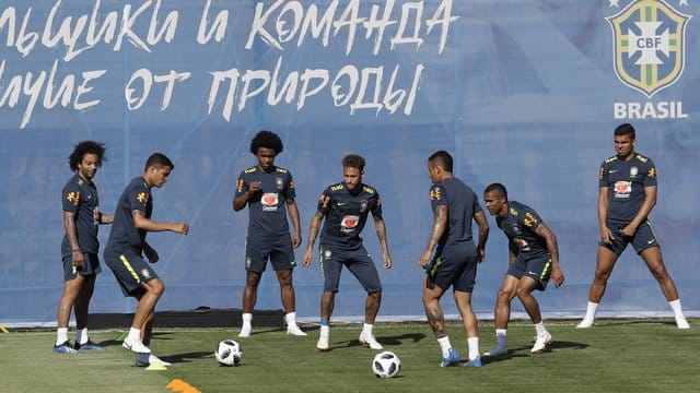 Brasiliens Nationalspieler beim Training in Russland.