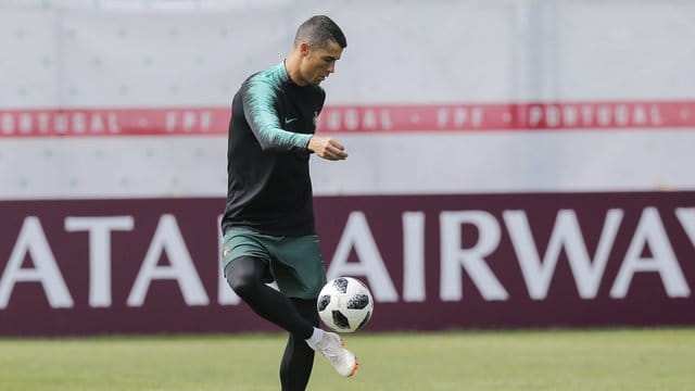 Cristiano Ronaldo trifft mit Portugal auf Real-Legende Hierro. Cristiano Ronaldo trifft mit Portugal auf Real-Legende Hierro.