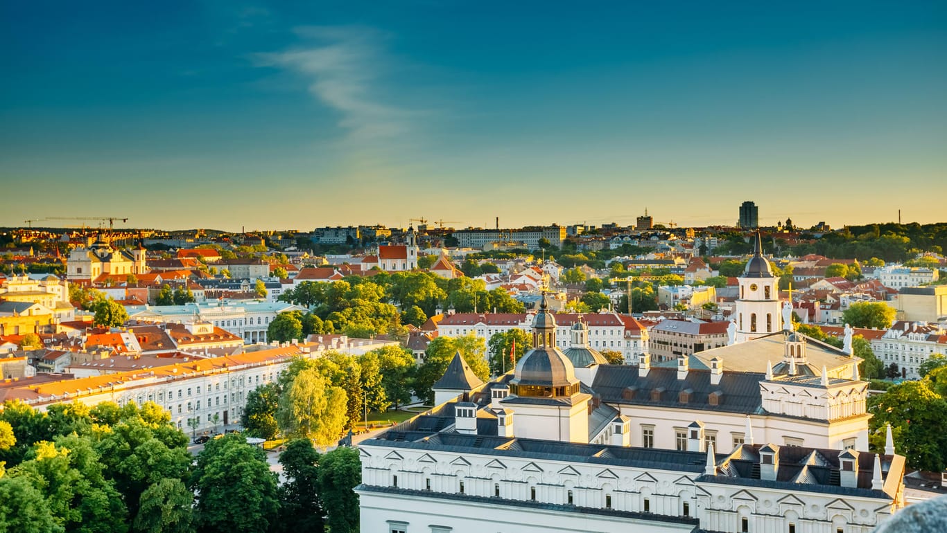 Das Panorama von Vilnius: Die Hauptstadt von Litauen ist eher noch ein Geheimtipp unter den Reisezielen.