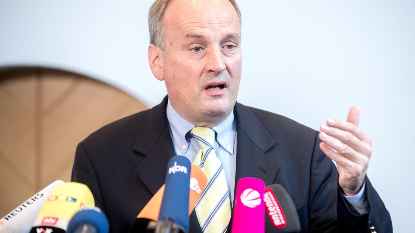 Braunschweigs Oberstaatsanwalt Klaus Ziehe: Das Bußgeld dürfte schmerzhaft für VW sein.