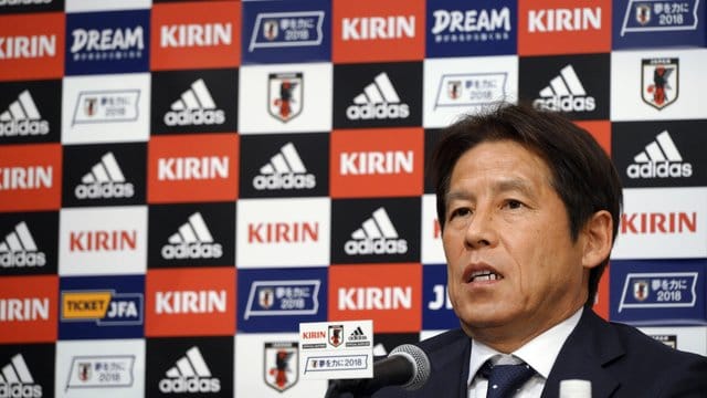 Japans Trainer Akira Nishin hat mit seinem Team in Kasan Quartier bezogen. Japans Trainer Akira Nishin hat mit seinem Team in Kasan Quartier bezogen.