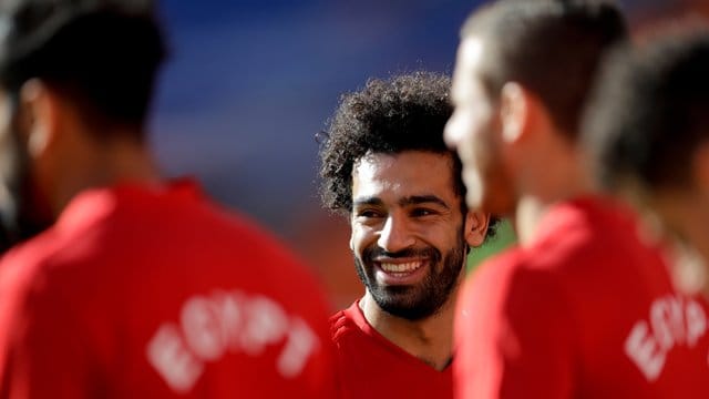 Der Einsatz des Ägypters Mohamed Salah (M) gegen Uruguay entscheidet sich erst kurz vor dem Spiel. Der Einsatz des Ägypters Mohamed Salah (M) gegen Uruguay entscheidet sich erst kurz vor dem Spiel.