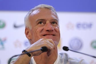 Sitzt in Frankreich sicher auf dem Trainerstuhl: Didier Deschamps.