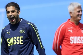 Trifft mit der Schweiz auf Rekord-Weltmeister Brasilien: Ricardo Rodriguez (l).