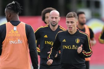 Thorgan Hazard (r) beim Training mit Belgiens WM-Team.