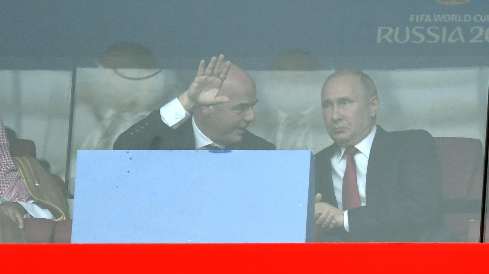 Fifa-Chef Infantino mit Russlands Präsident Putin: Wen werden sie in den kommenden Wochen als Gäste begrüßen? Fifa-Chef Infantino mit Russlands Präsident Putin: Wen werden sie in den kommenden Wochen als Gäste begrüßen?