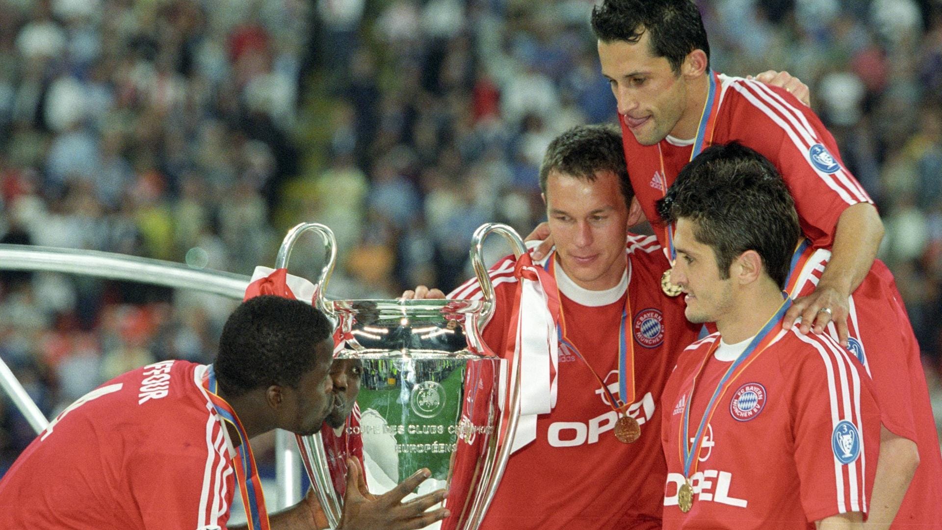 Henkelpott! Kuffour, Andersson, Salihamidzic und Lizarazu (v. li.) jubeln nach dem Finalsieg 2001.