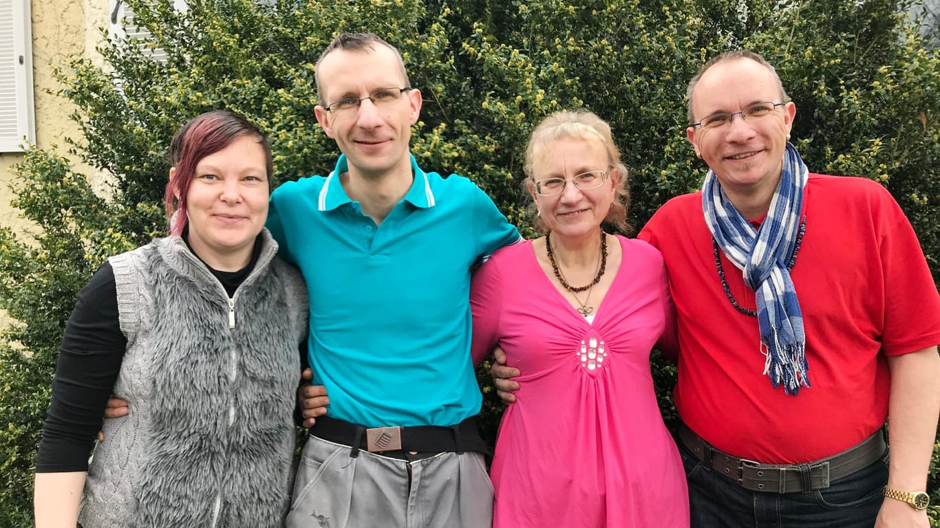 Anke, Guido, Sigrid und Heiko: Die Familie wird immer größer.
