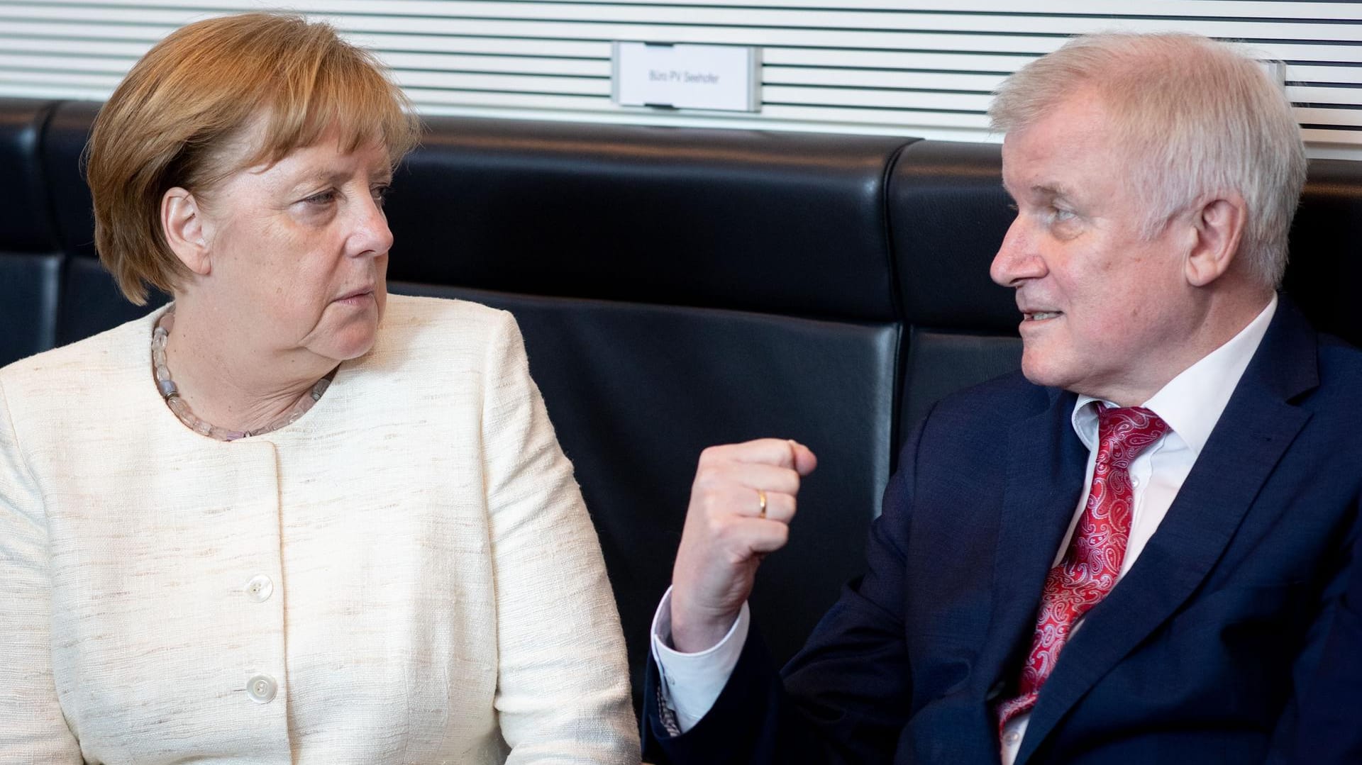 Angela Merkel und Horst Seehofer: Die Kanzlerin und der CSU-Chef sind die zentralen Figuren im Asyl- und Migrationsstreit der Unionsparteien.