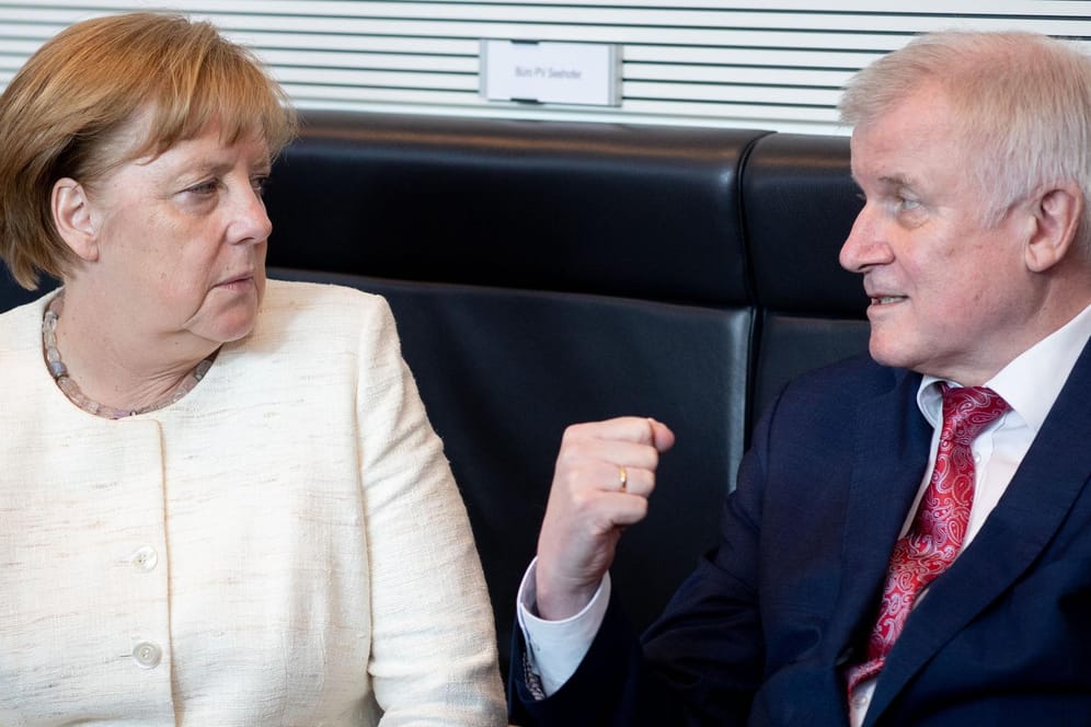 Angela Merkel und Horst Seehofer: Die Kanzlerin und der CSU-Chef sind die zentralen Figuren im Asyl- und Migrationsstreit der Unionsparteien.