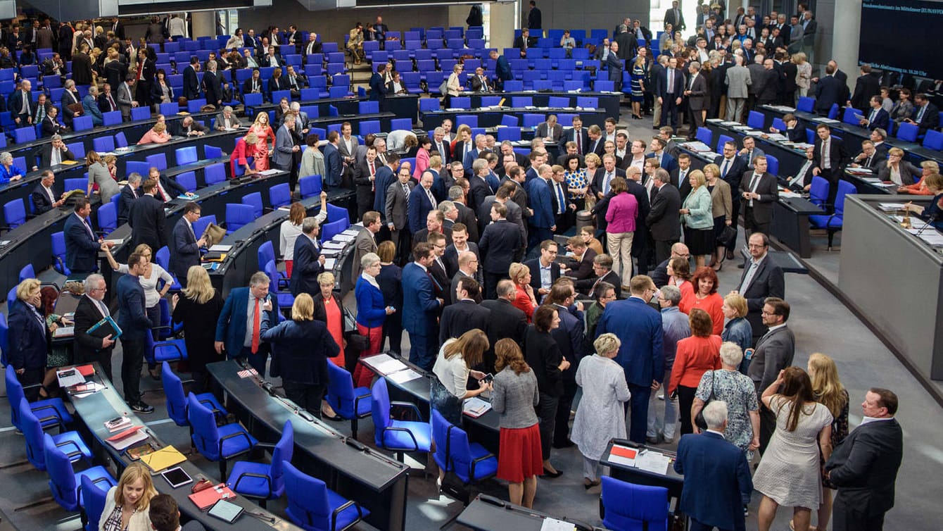 Abstimmung im Bundestag: Die Abgeordneten haben einem neuen Gesetz zur Parteienfinanzierung zugestimmt.