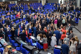 Abstimmung im Bundestag: Die Abgeordneten haben einem neuen Gesetz zur Parteienfinanzierung zugestimmt.