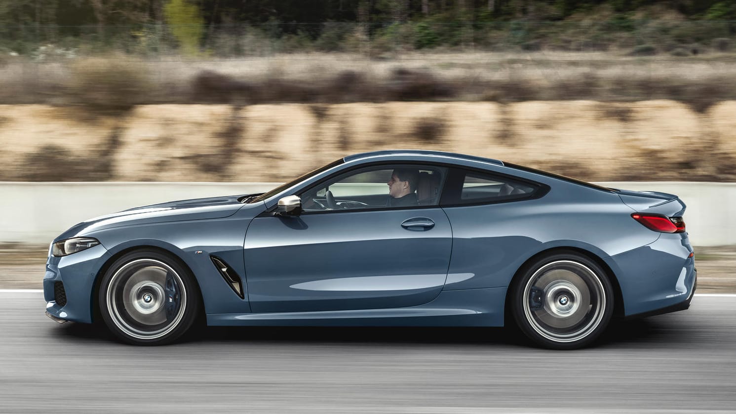 BMW 8er: Tempo auf der Langstrecke, Luxus auf der Langstrecke – zumindest auf den vorderen SItzen.