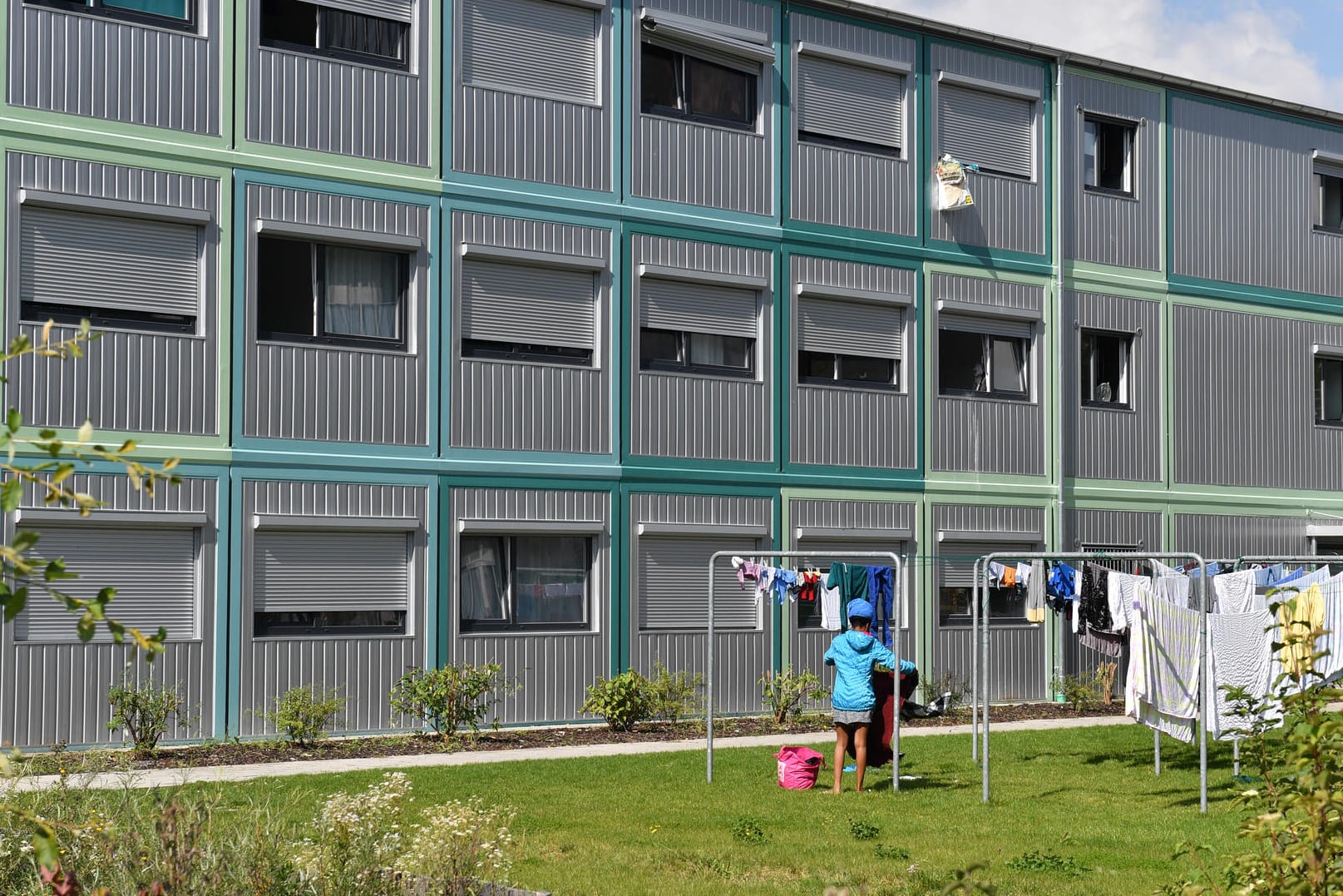 Ein Flüchtlingsheim bei München: Eine Psychologin warnt davor, Asylsuchende in Ankerzentren unterzubringen. Es sei nicht der richtige Ort für traumatisierte Menschen.