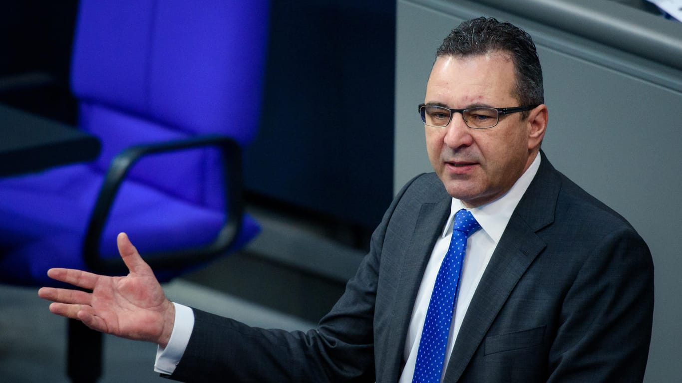 Joachim Pfeiffer im Bundestag: Der CDU-Politiker betonte, dass die Unterschiede in der Asylfrage innerhalb der Union nicht so groß sind, wie sie scheinen.