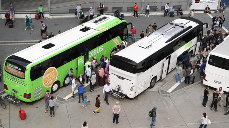 Fernbusse: Den Busanbietern gelingt es immer besser, die einzelnen Preise der Nachfrage anzupassen und so die Erlöse zu erhöhen.