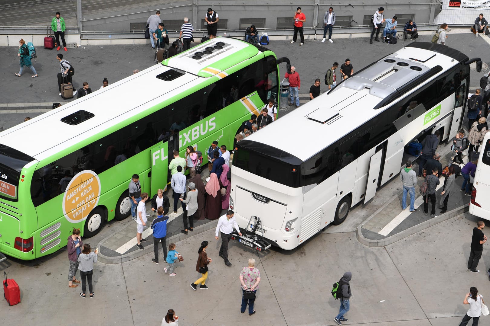 Fernbusse: Den Busanbietern gelingt es immer besser, die einzelnen Preise der Nachfrage anzupassen und so die Erlöse zu erhöhen.