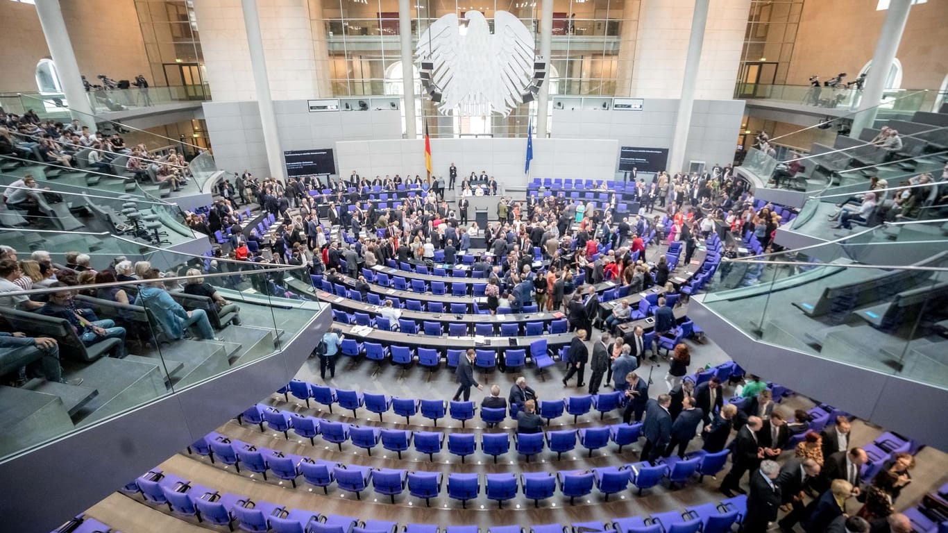 Eine Abstimmung im Bundestag: CDU-Politiker befürchten, dass die Asyl-Krise einen Bruch durch die Union bringen könnte.