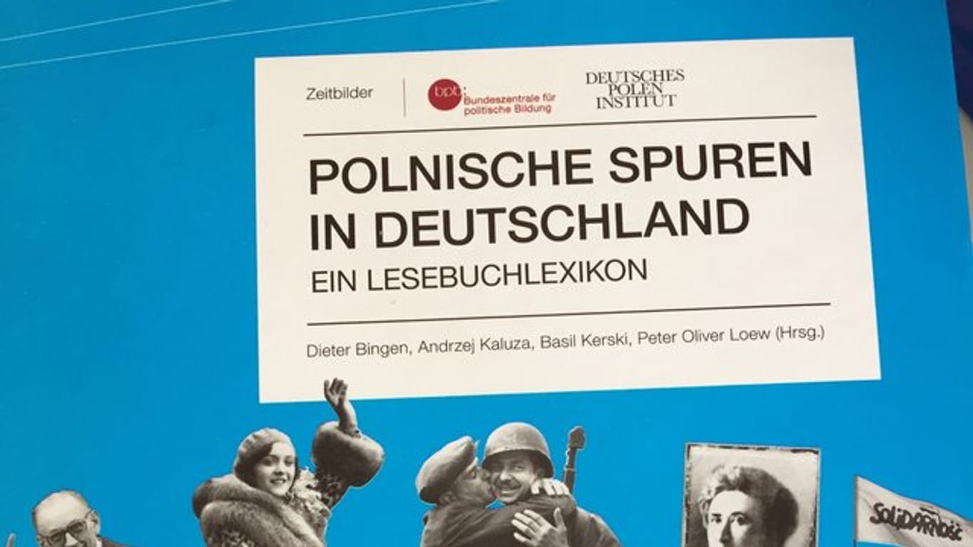In "Polnische Spuren in Deutschland - Ein Lesebuchlexikon" des Deutschen Polen-Instituts (DPI) und der Bundeszentrale für Politische Bildung ist den "Ruhrpolen" ein eigener Eintrag gewidmet.