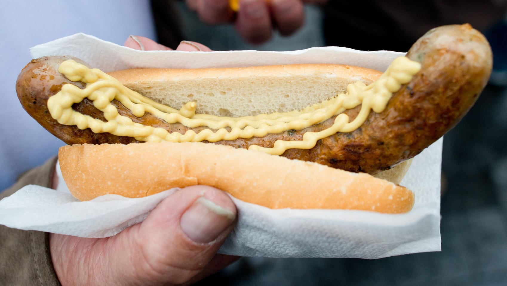 Bratwurst: Seit 2010 sind die Wurstverkäufe während großer Fußballturniere durchgehend deutlich gestiegen.