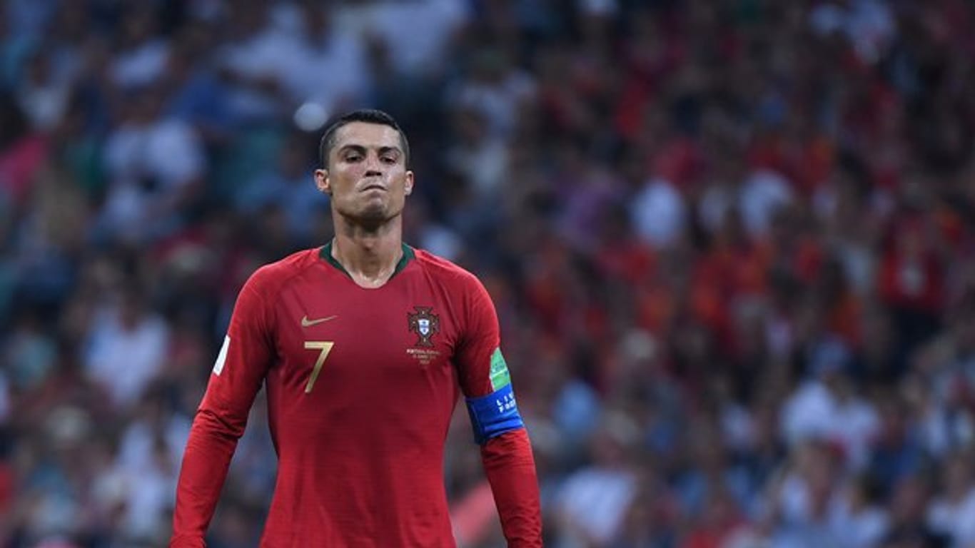 Cristiano Ronaldo zelebriert seinen Freistoß zum Ausgleich gegen Spanien.