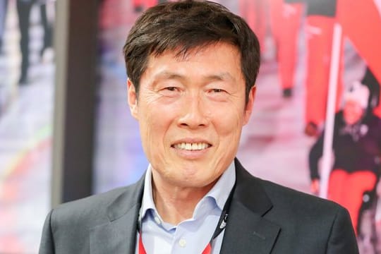 Sieht das DFB-Team als Topfavorit auf den WM-Titel 2018: Ex-Bundesliga-Profi Bum-Kun Cha.