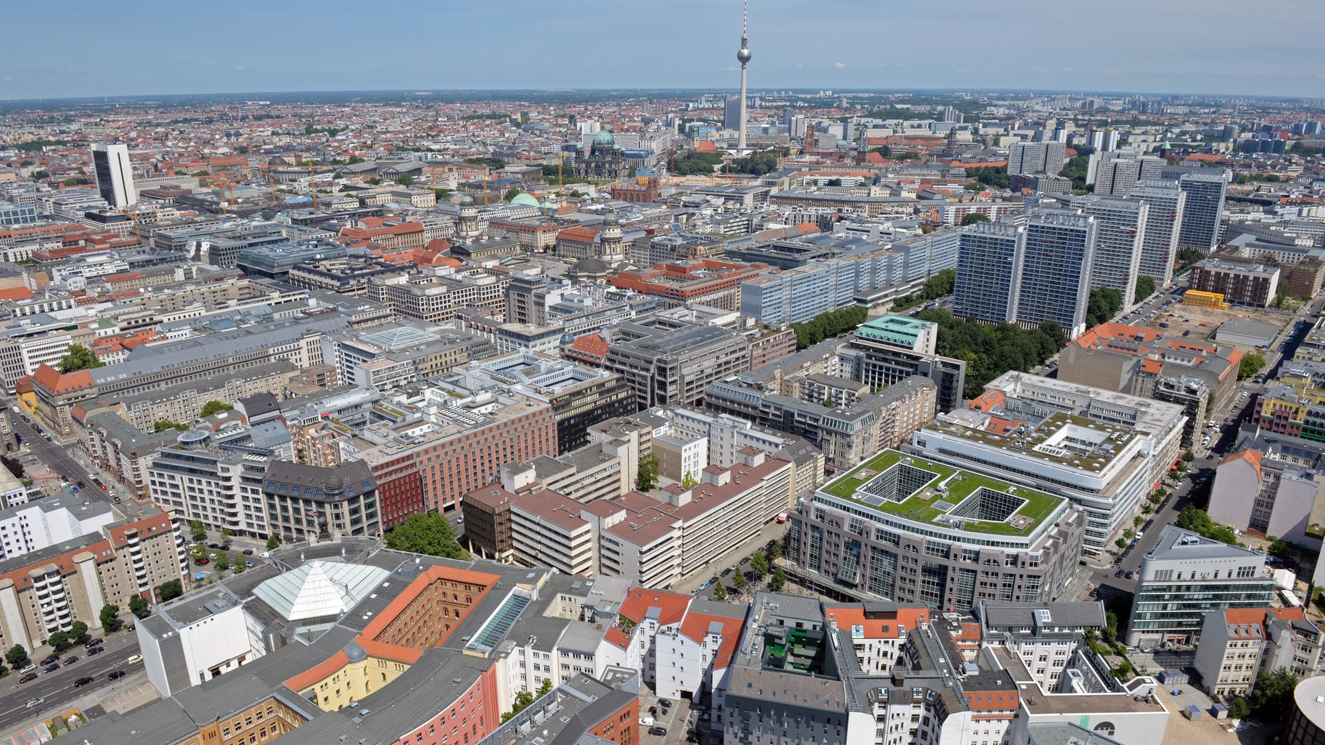 Berlin: Auch die Bundesregierung bewertet den Immobilienmarkt als anfällig für Transaktionen der Mafia. Berlin: Auch die Bundesregierung bewertet den Immobilienmarkt als anfällig für Transaktionen der Mafia.