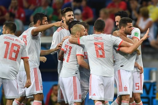 Die Spanier haben nach einer Chaoswoche nichts von ihrer spielerischen Klasse verloren.