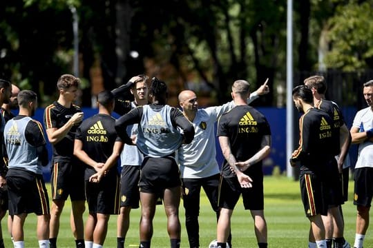 Trainer Roberto Martinez Montoliu (M) hat ein Team mit den Besten des Weltfußballs zur Verfügung.