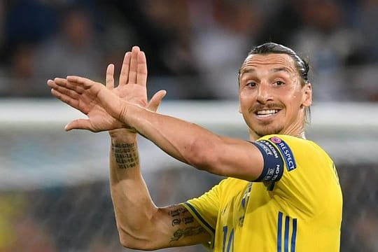 Zlatan Ibrahimovic steht nicht im WM-Kader der Schweden, nervt mit seiner Omnipräsenz vor dem Auftaktspiel der Skandinavier aber gewaltig.