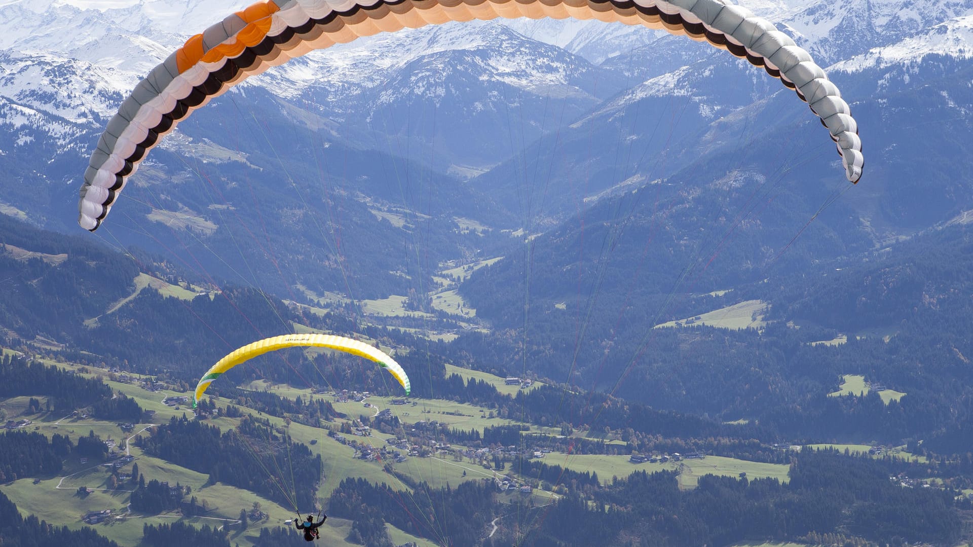 Paragleiter in Tirol: Zwei Frauen wurden bei der Extremsportart verletzt. (Archivbild)