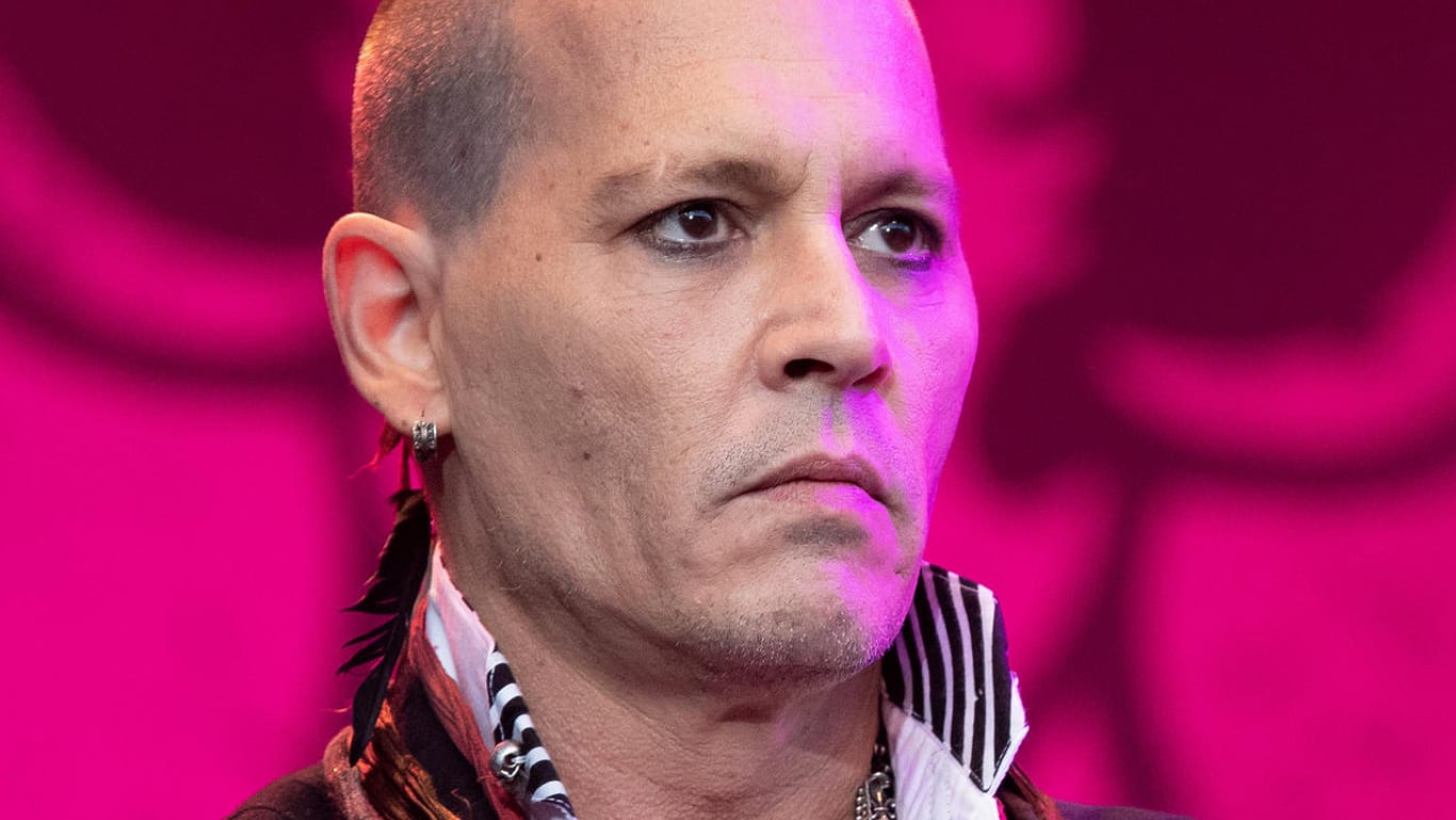 Johnny Depp: Zurzeit tourt er mit der Band "The Hollywood Vampires".