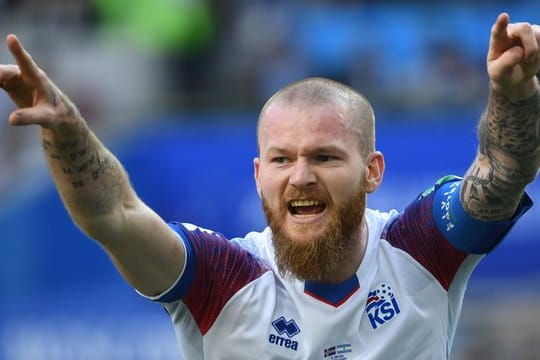 Aron Einar Gunnarsson fordert nach dem Coup gegen Argentinien volle Konzentration auf den nächsten Gegner Nigeria.