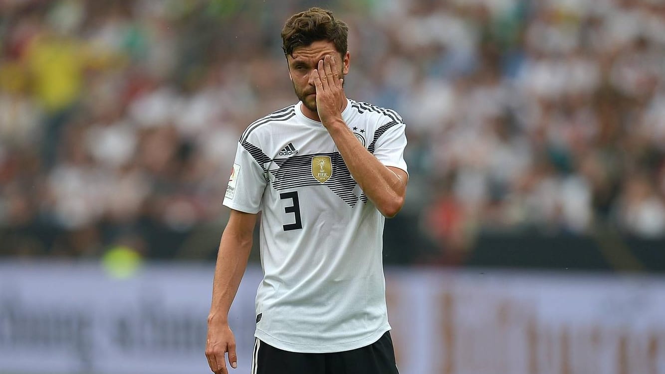 Abwehrspieler Jonas Hector: Er soll gegen Mexiko ausfallen.