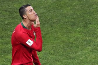 Cristiano Ronaldo jubelt nach seinem ersten Tor gegen Spanien: Die Ziegen-Geste könnte eine Message für seinen Rivalen Lionel Messi sein.