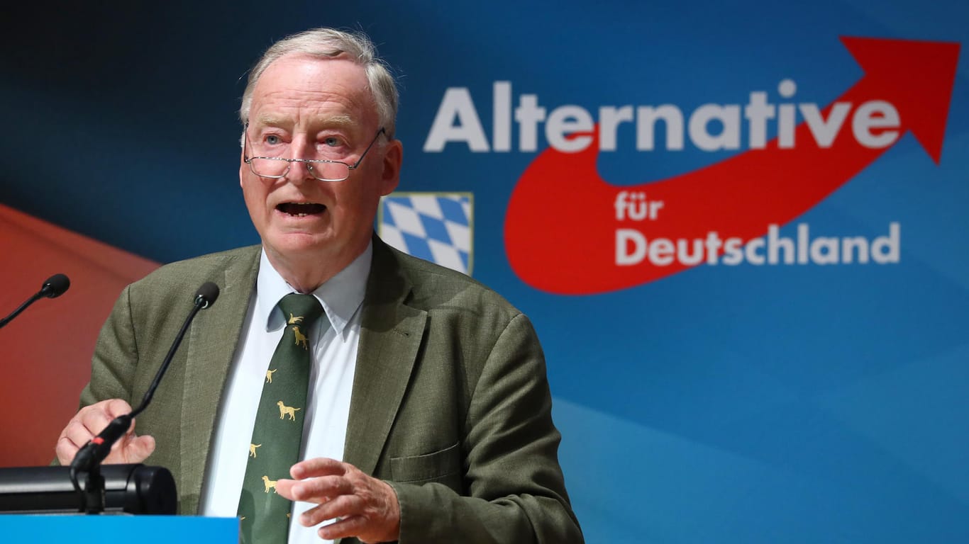 Alexander Gauland: Partei- und Fraktionsvorsitzender der AfD im Bundestag, spricht während des Landesparteitags der AfD Bayern.