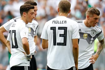 Blamage: Özil, Draxler, Müller und Kroos sind ratlos.