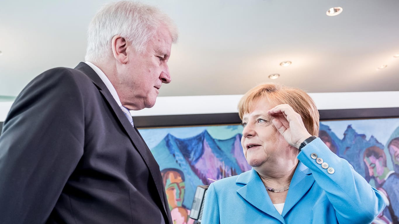 Angela Merkel (CDU) und Horst Seehofer (CSU): Der Streit zwischen der Bundeskanzlerin und ihrem Innenminister kann in Neuwahlen münden.