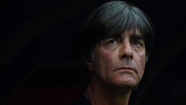 Bundestrainer Joachim Löw wird die Niederlage gegen Mexiko mit seinen Spielern aufarbeiten. Bundestrainer Joachim Löw wird die Niederlage gegen Mexiko mit seinen Spielern aufarbeiten.